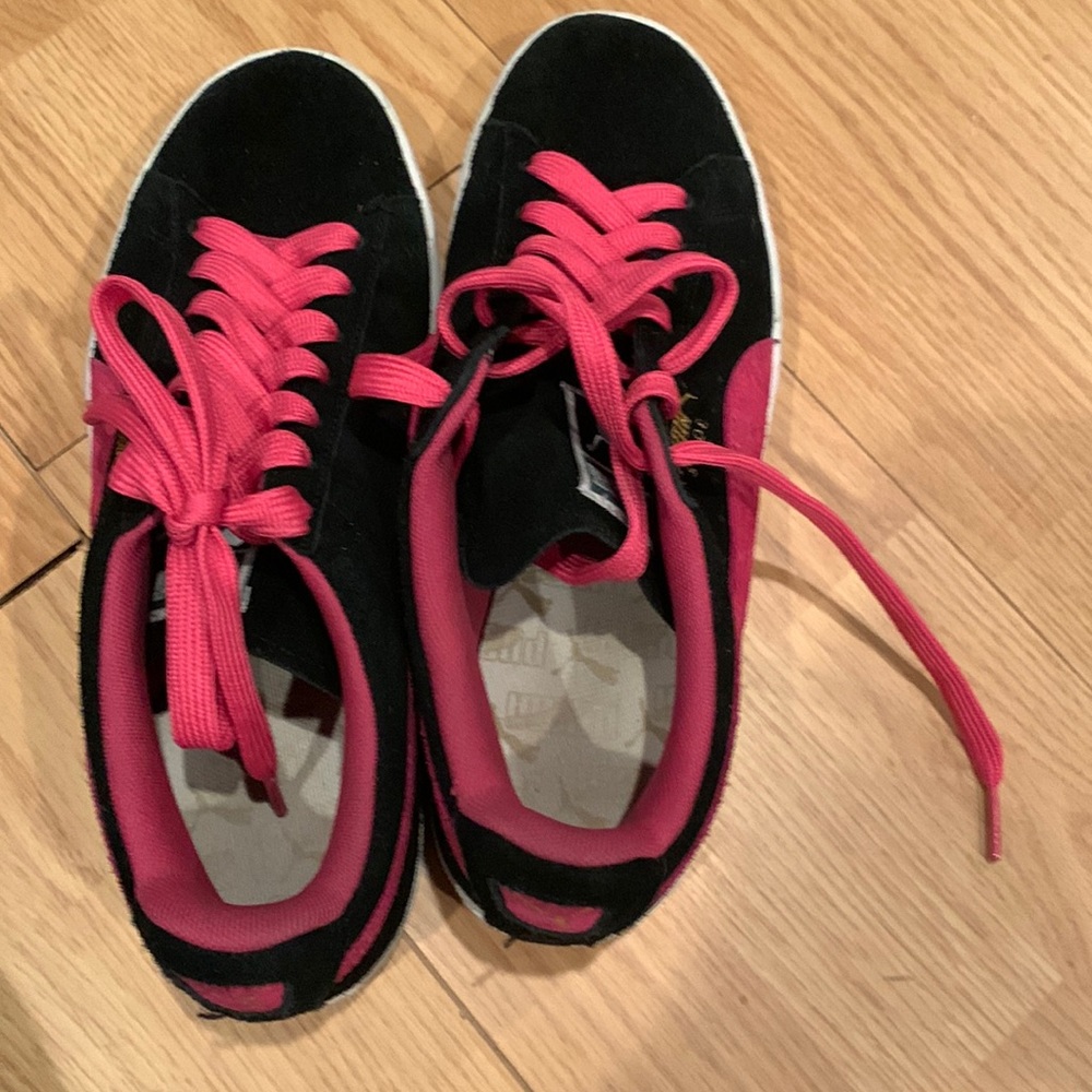 Lady puma’s sneakers newly bought pink, black and white
